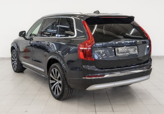 Подержанный автомобиль Volvo XC90 2021 года (7 фото)
