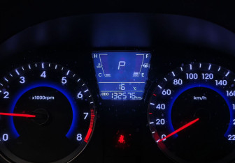 Подержанный автомобиль Hyundai Solaris Sedan 2012 года (13 фото)