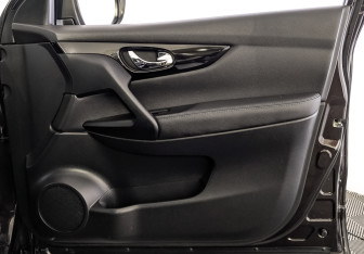 Подержанный автомобиль Nissan Qashqai 2014 года (25 фото)