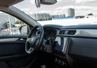 Подержанный автомобиль Renault Arkana 2021 года (12 фото)