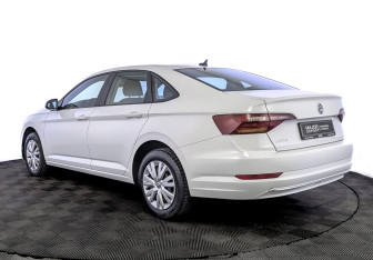 Подержанный автомобиль Volkswagen Jetta Sedan 2021 года (7 фото)
