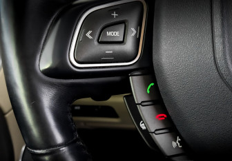 Подержанный автомобиль Land Rover Range Rover Evoque 2012 года (30 фото)