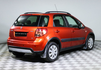 Подержанный автомобиль Suzuki SX4 Hatchback 2012 года (3 фото)