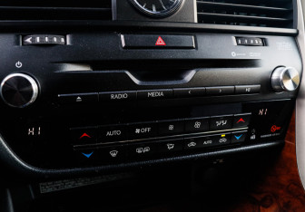 Подержанный автомобиль Lexus RX 2015 года (20 фото)