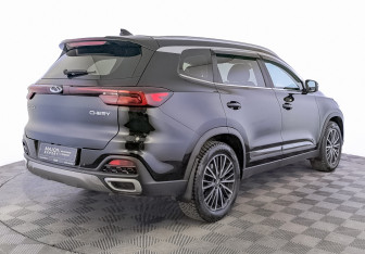 Подержанный автомобиль Chery Tiggo 8 2022 года (5 фото)