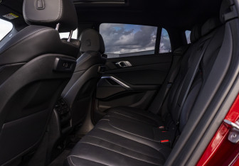 Подержанный автомобиль BMW X6 2020 года (41 фото)