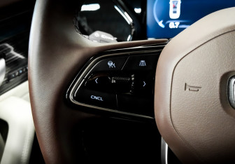 Подержанный автомобиль Geely Monjaro 2023 года (28 фото)