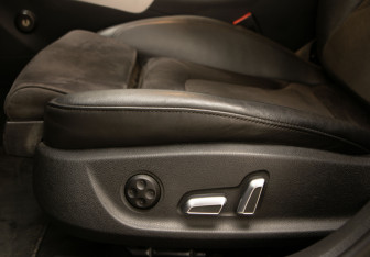 Подержанный автомобиль Audi A4 Sedan 2013 года (26 фото)