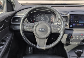 Подержанный автомобиль Kia Sorento 2017 года (22 фото)