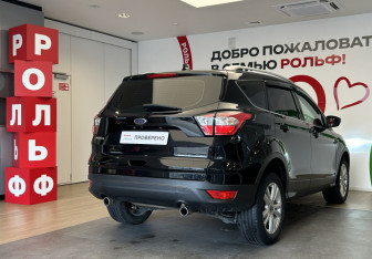Подержанный автомобиль Ford Kuga 2017 года (4 фото)