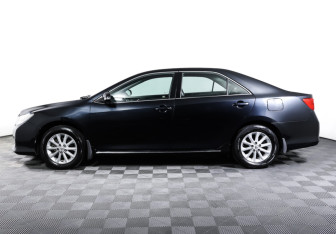 Подержанный автомобиль Toyota Camry Sedan 2012 года (8 фото)
