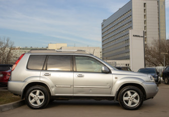 Подержанный автомобиль Nissan X-Trail 2006 года (3 фото)