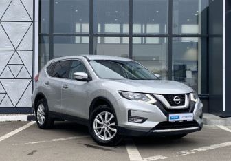 Подержанный автомобиль Nissan X-Trail 2019 года (3 фото)