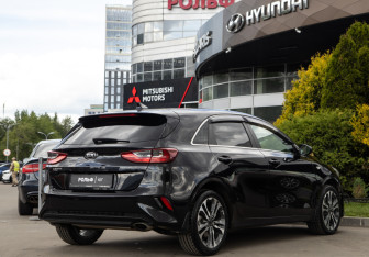 Подержанный автомобиль Kia Ceed Hatchback 2018 года (4 фото)