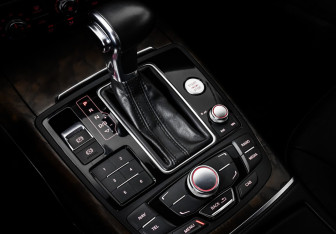 Подержанный автомобиль Audi A6 Sedan 2012 года (17 фото)