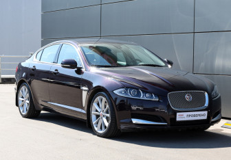 Подержанный автомобиль Jaguar XF Sedan 2014 года (3 фото)