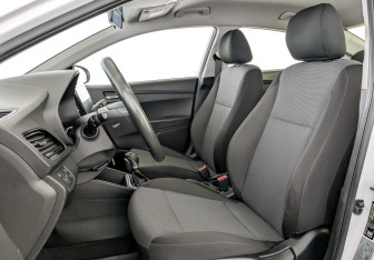 Подержанный автомобиль Hyundai Solaris Sedan 2021 года (20 фото)