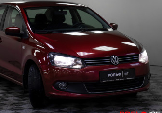 Подержанный автомобиль Volkswagen Polo Sedan 2013 года (22 фото)