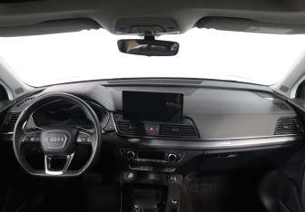 Подержанный автомобиль Audi Q5 2022 года (12 фото)