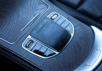 Подержанный автомобиль Mercedes-Benz GLC Coupe 2019 года (16 фото)