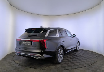 Подержанный автомобиль Hongqi E-HS9 2021 года (5 фото)