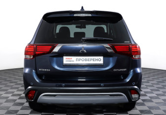 Подержанный автомобиль Mitsubishi Outlander 2019 года (6 фото)