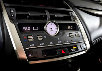 Подержанный автомобиль Lexus NX 2018 года (25 фото)