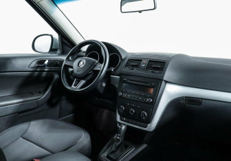 Подержанный автомобиль Skoda Yeti 2014 года (7 фото)
