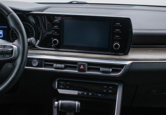 Подержанный автомобиль Kia K5 2021 года (14 фото)