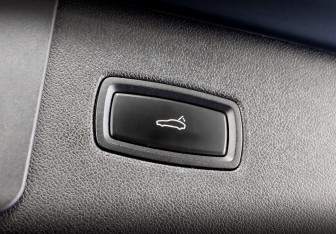 Подержанный автомобиль Porsche Cayenne 2018 года (26 фото)