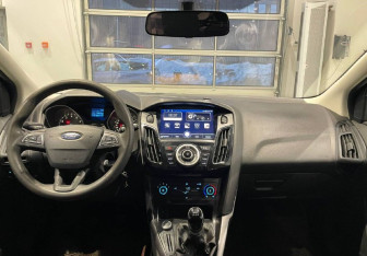 Подержанный автомобиль Ford Focus Wagon 2016 года (11 фото)