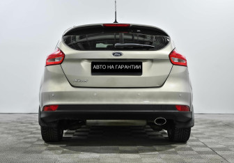 Подержанный автомобиль Ford Focus Hatchback 2018 года (4 фото)
