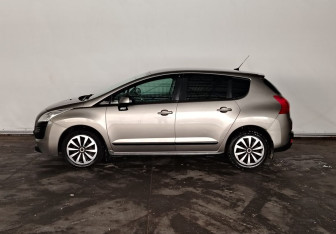 Подержанный автомобиль Peugeot 3008 2010 года (8 фото)