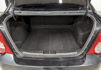 Подержанный автомобиль Chevrolet Aveo Sedan 2015 года (10 фото)