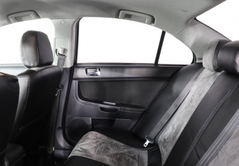 Подержанный автомобиль Mitsubishi Lancer Sedan 2008 года (8 фото)