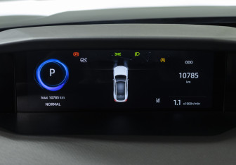 Подержанный автомобиль Changan UNI-V 2024 года (11 фото)