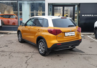Подержанный автомобиль Suzuki Vitara 2019 года (7 фото)