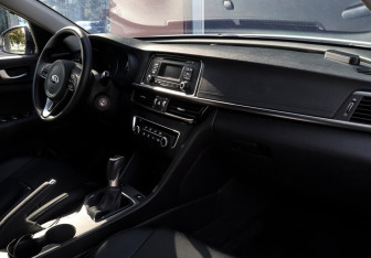 Подержанный автомобиль Kia Optima Sedan 2018 года (9 фото)
