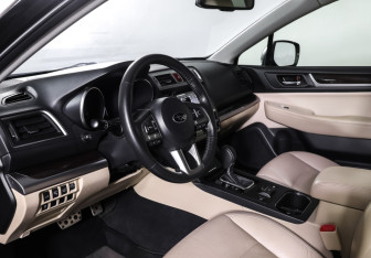 Подержанный автомобиль Subaru Outback Wagon 2017 года (15 фото)