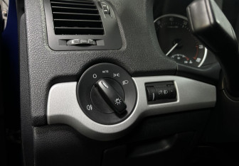 Подержанный автомобиль Skoda Octavia Liftback 2012 года (18 фото)