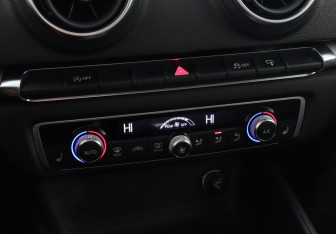 Подержанный автомобиль Audi A3 Hatchback 2014 года (12 фото)