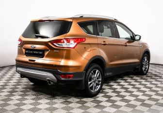 Подержанный автомобиль Ford Kuga 2013 года (5 фото)