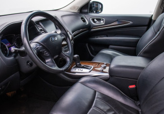 Подержанный автомобиль Infiniti JX 2013 года (10 фото)