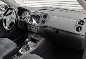 Подержанный автомобиль Volkswagen Tiguan 2015 года (13 фото)