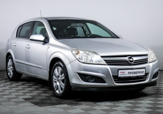 Подержанный автомобиль Opel Astra Hatchback 2007 года (3 фото)