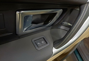 Подержанный автомобиль Land Rover Discovery Sport 2017 года (21 фото)