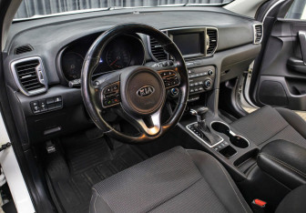 Подержанный автомобиль Kia Sportage 2016 года (15 фото)