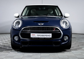Подержанный автомобиль MINI Hatch 2017 года (2 фото)