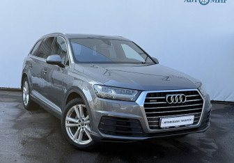 Подержанный автомобиль Audi Q7 2015 года (3 фото)