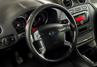 Подержанный автомобиль Ford Mondeo Sedan 2009 года (12 фото)